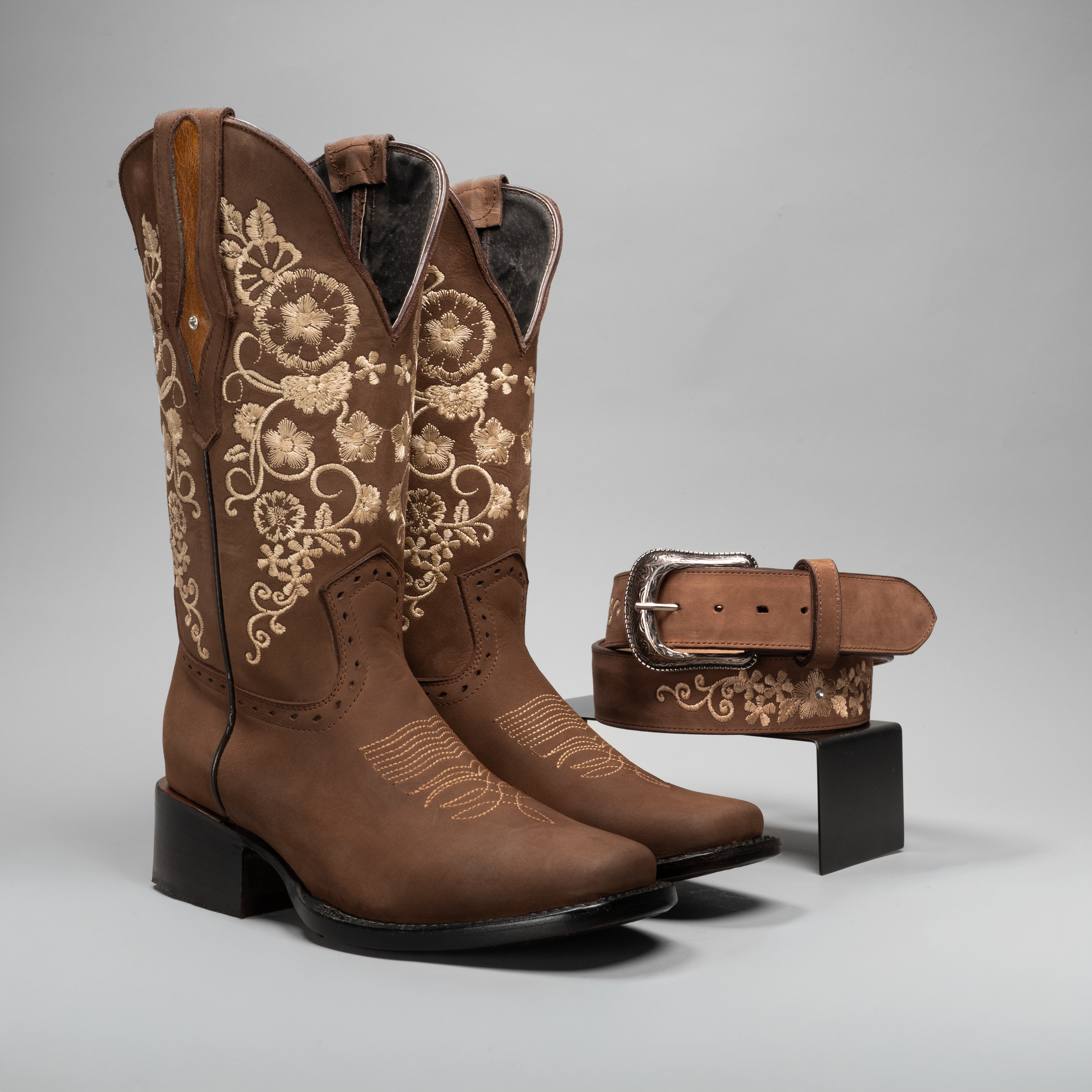 WOMEN’S 1501 SAND COWBOY BOOTS – EMBROIDERED SQUARE TOE WESTERN BOOT WITH FLOWERS COWBOY BOOTS BUNDLE BELT
