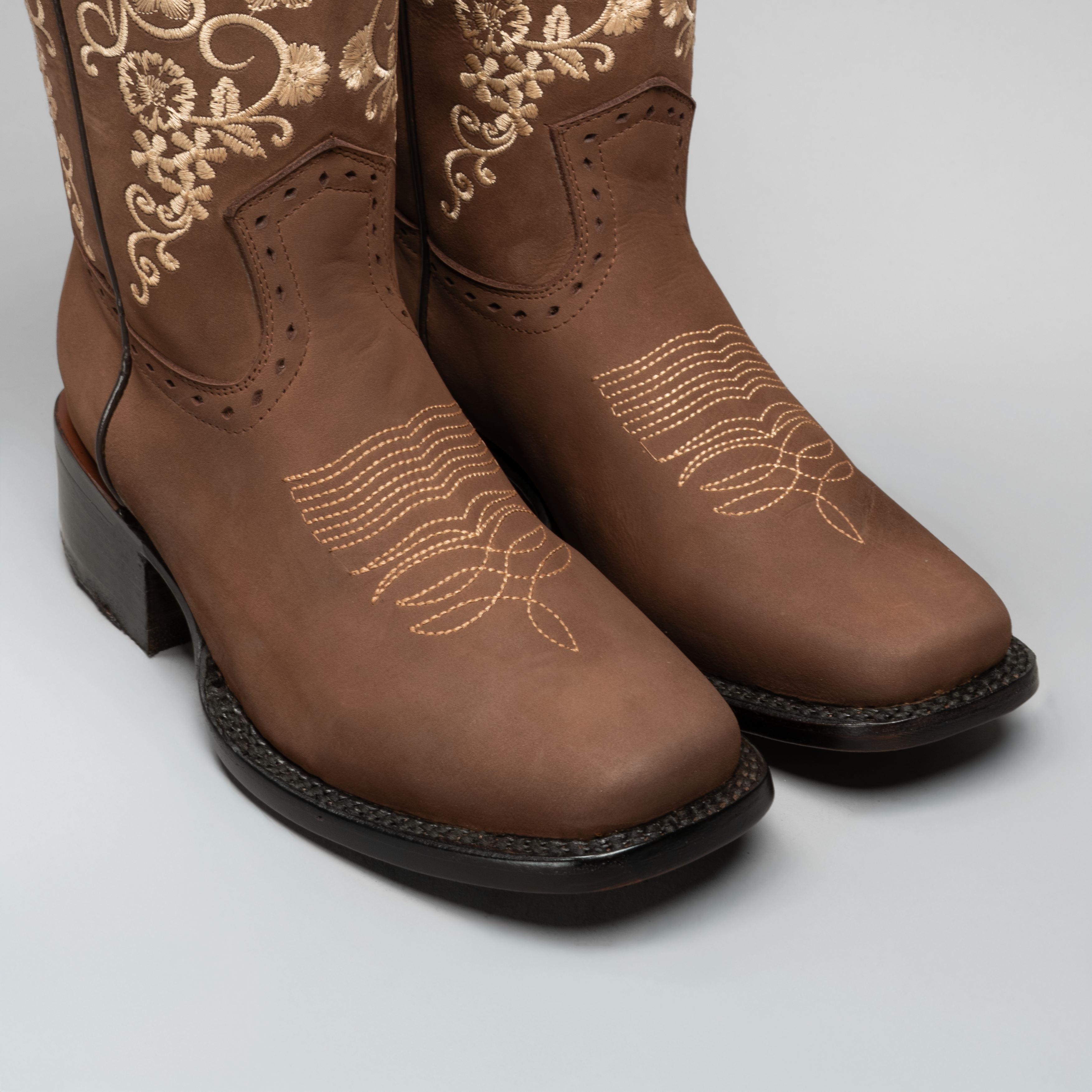 WOMEN’S 1501 BROWN PREMIUM COWBOY BOOTS – SQUARE TOE WESTERN BOOT WITH WHITE EMBROIDERED FLOWERS - 0