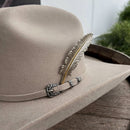 Pluma de Metal Para Sombrero Vaquero