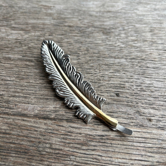 Pluma de Metal Para Sombrero Vaquero